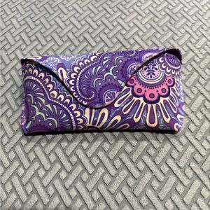 Vera Bradley Lilac Tapestry Hard Clip Eyeglass Readers Case Purple Blue NWOT
